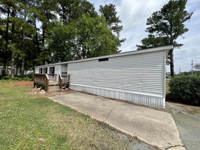 Building Photo - 300 Ricks Rd