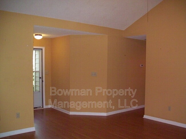 Building Photo - 141 Wakefield Dr