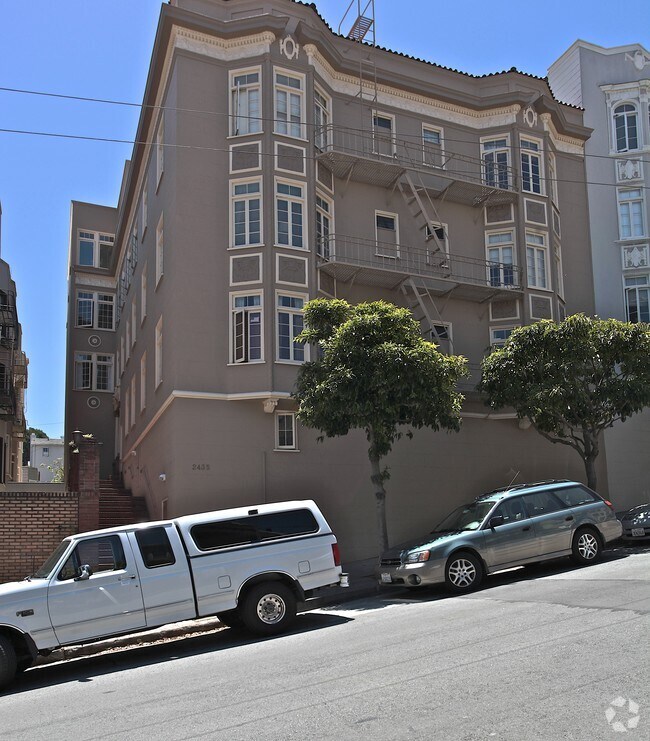 Building Photo - 2435 Union Street