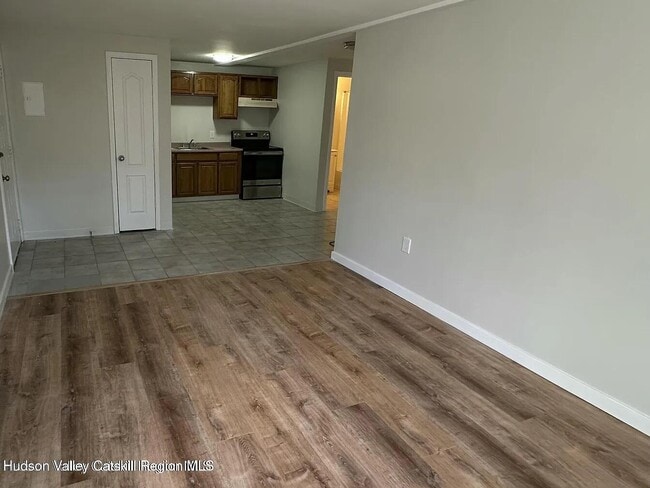 Building Photo - 143 Vedder Rd