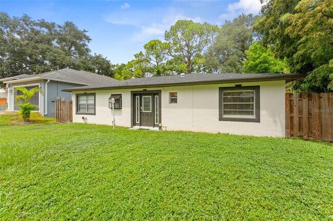 Foto del edificio - 7327 Winchester Dr