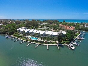 Building Photo - 615 Dream Island Pl
