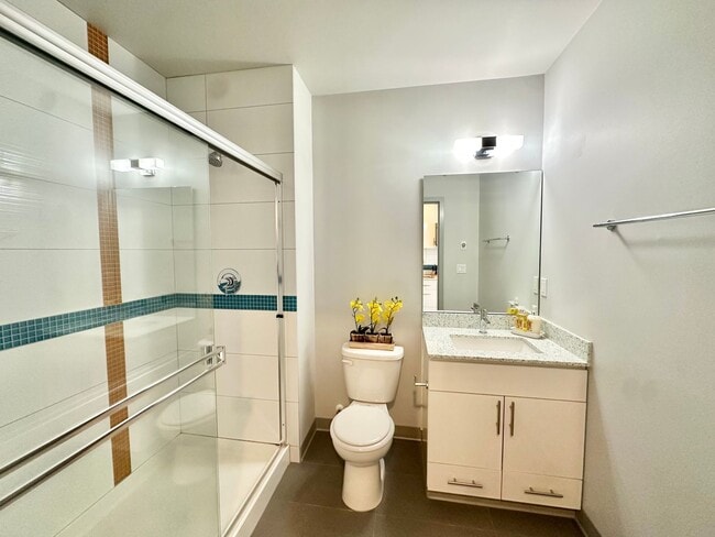 Interior Photo - 3633 Linden Ave N, Seattle, WA 98103