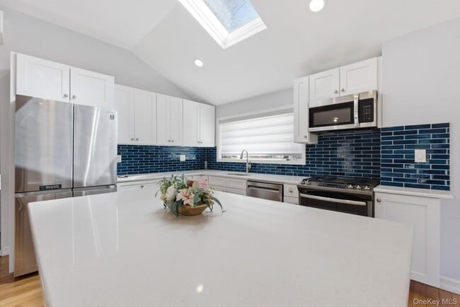 Foto del edificio - 1374 Prospect Ave