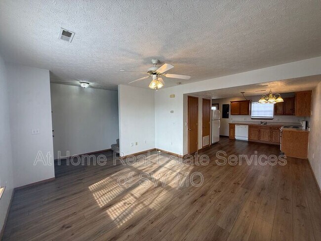 Foto del edificio - 743 Kings Carriage Rd