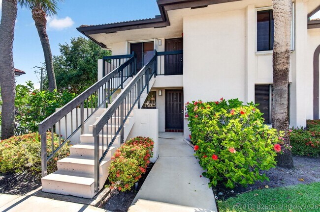 Building Photo - 351 Club Cir
