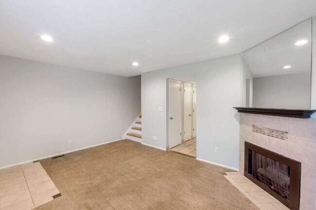Foto del edificio - Convenient Sandy Townhome with 3 BD & 2 BA