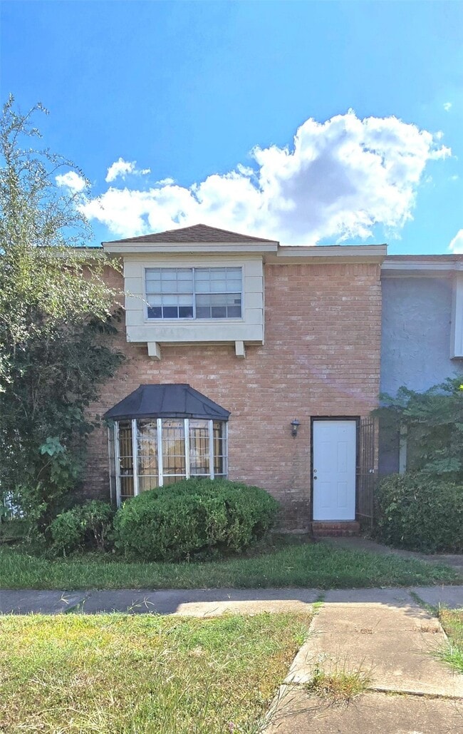 Building Photo - 7063 Chasewood Dr