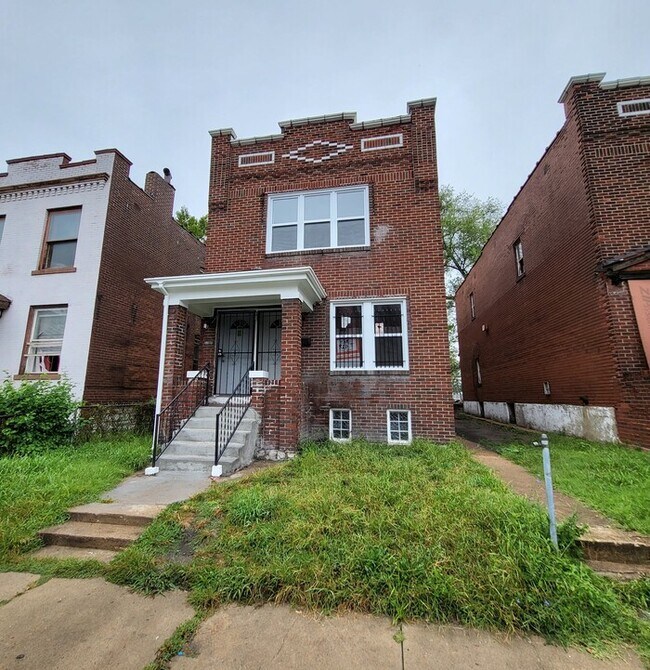 Foto del edificio - Completely Renovated and Open Concept Apartment -