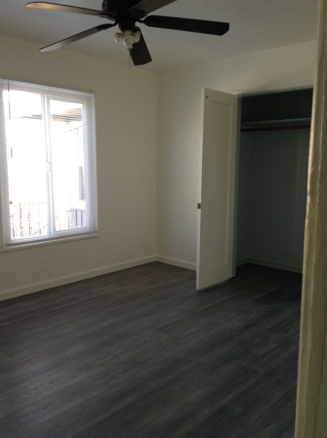 Foto del edificio - Cute Duplex front unit available