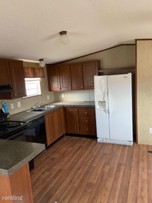 Building Photo - 2 br, 2 bath Mobile Home - 701 N Stanford St
