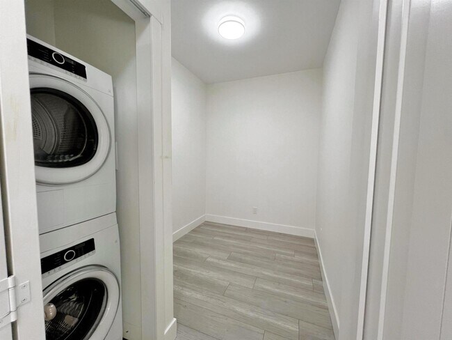 Photo du bâtiment - 9689-9140 140 St