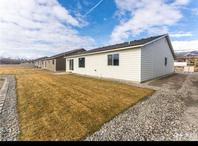 Building Photo - New Construction Three Bedroom Two Bath Be...