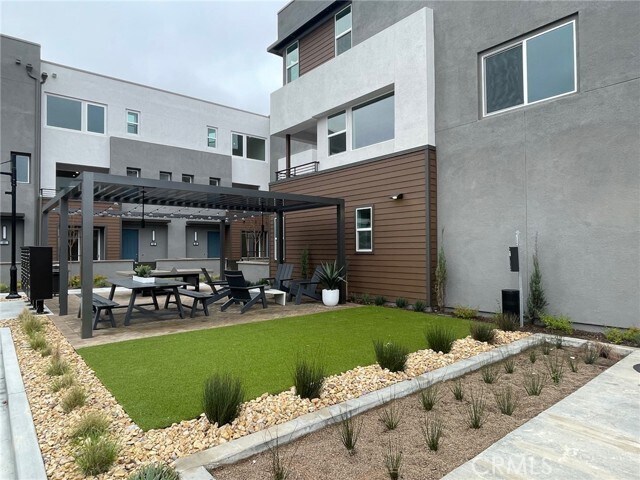 Foto del edificio - 691 S Lyon St