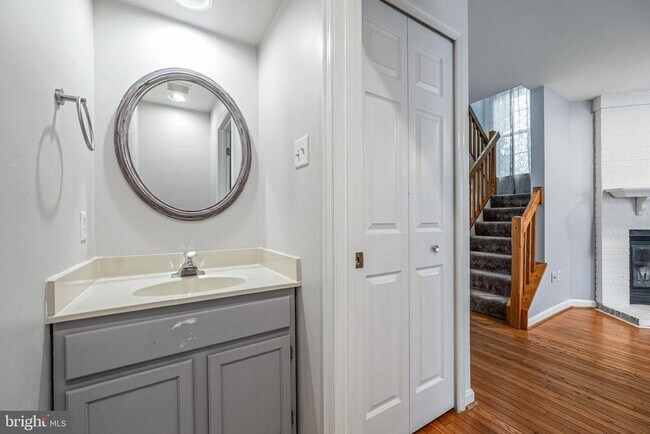 Building Photo - 616 Lions Gate Ln