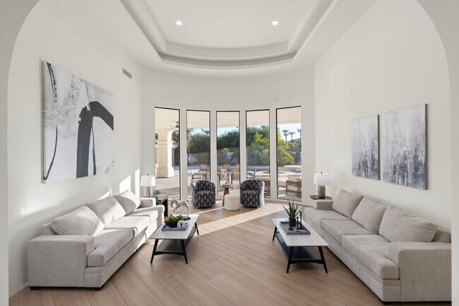 Foto del edificio - 6443 E Malcomb Dr