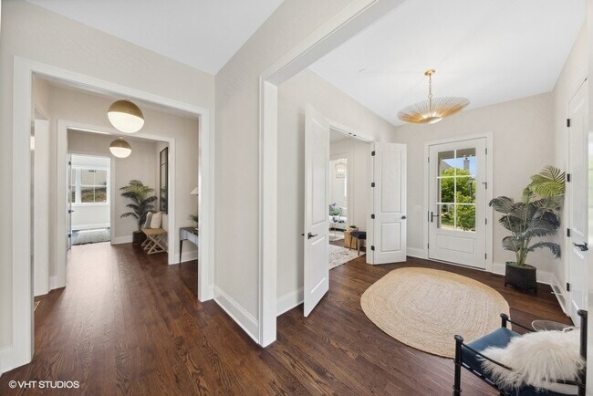 Building Photo - 5913 Flagg Creek Ln