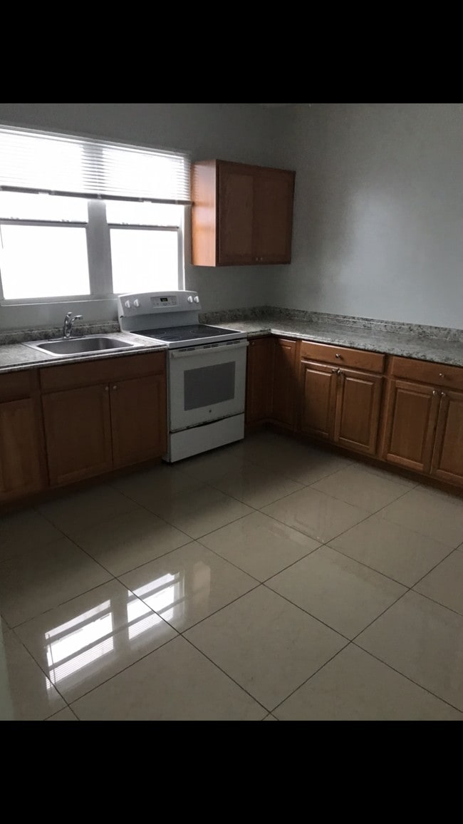 Foto del edificio - 1021 SW 5th St