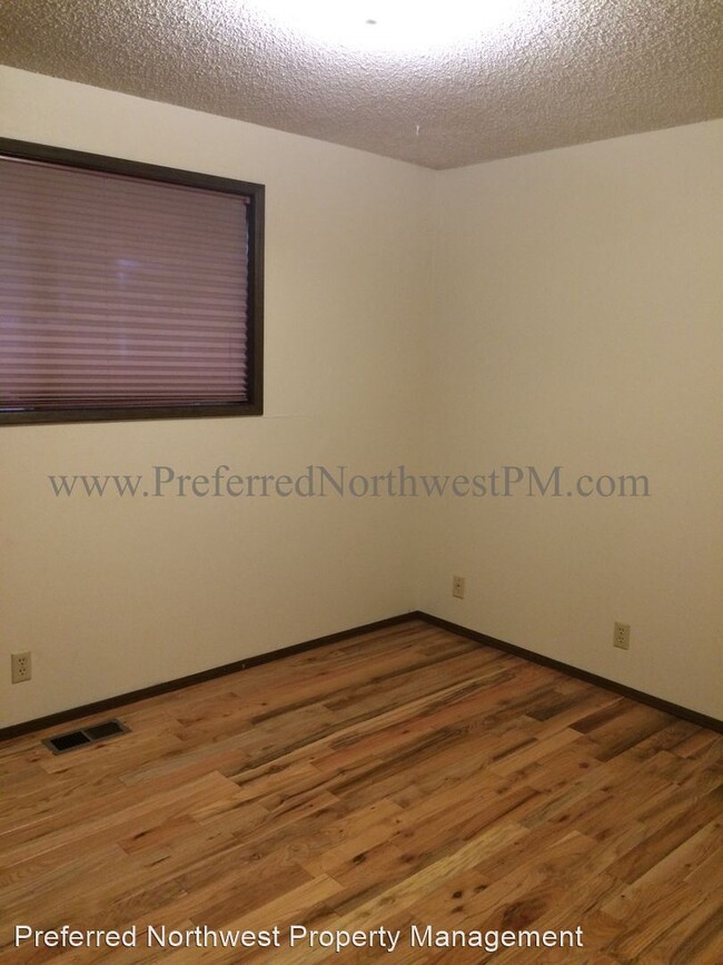 Building Photo - 3 br, 2 bath House - 670 W 24th Ave.