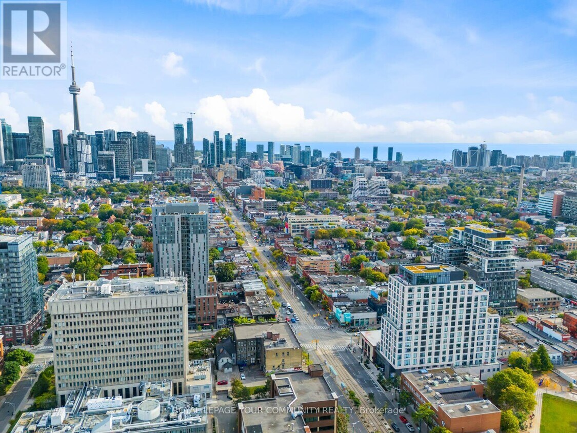 Primary Photo - 484-484 Spadina Ave.