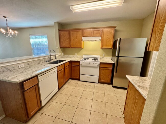 Building Photo - East Austin: 3BD 2BA House for Rent