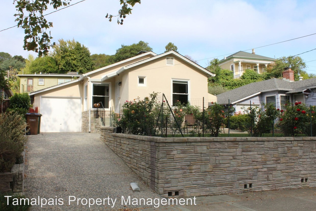 Primary Photo - 223 Marin St