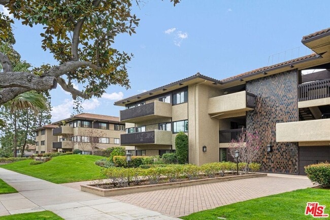 Building Photo - 111 S Orange Grove Blvd