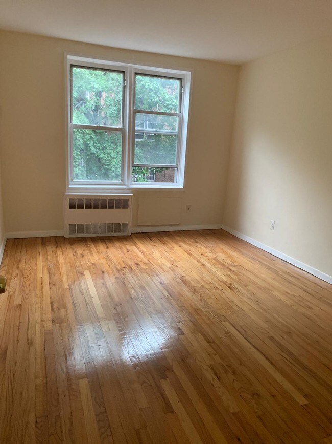 Foto del edificio - 65-04 Booth St