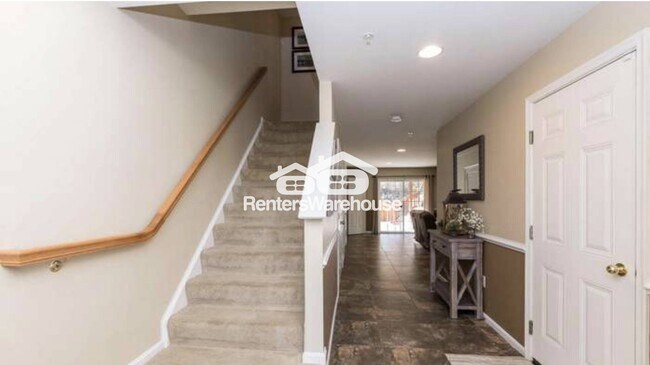 Building Photo - 1910 Reading Ct