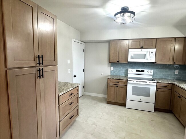 Foto del edificio - 67 Strecker Rd