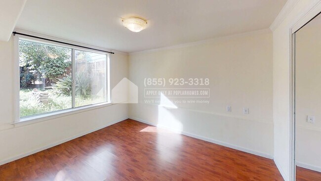 Building Photo - 369 Staples Ave