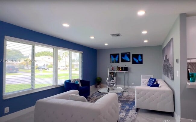 Building Photo - Shadow Wood Boulevard, Coral Springs, FL 33071 - 3 BR 2 BA single-family home