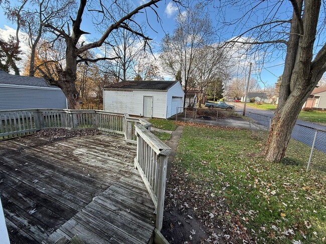 Building Photo - 2-Bed House Canton