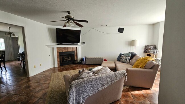 Foto del edificio - 82 Wilkinsville Rd