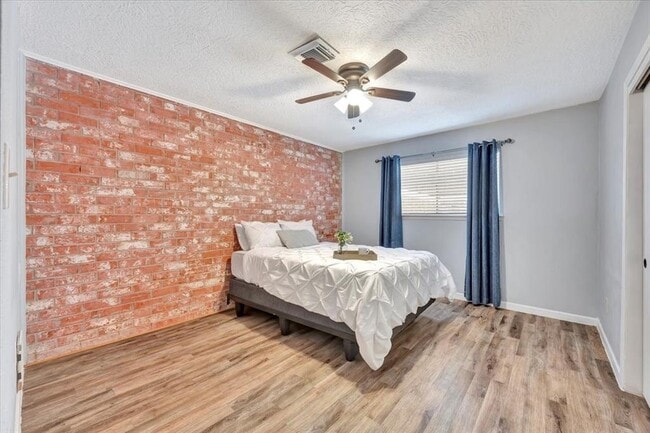 Building Photo - 3910 Laura Leigh Dr