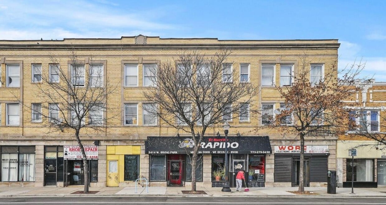Primary Photo - 3420 W Irving Park Rd