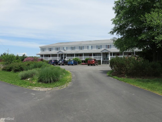 Building Photo - 692 Ridge Rd