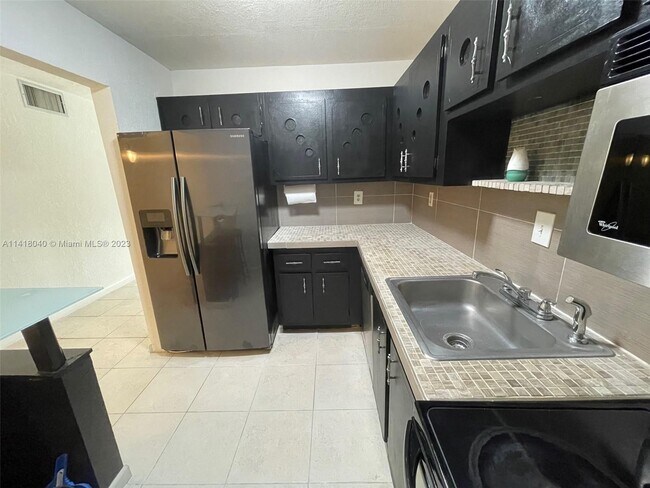 Foto del edificio - 7300 NW 17th St