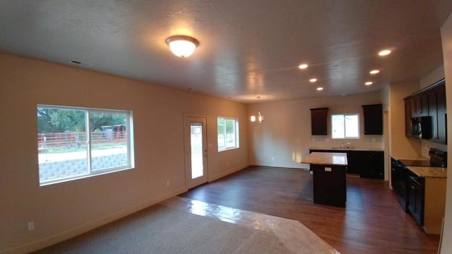 Building Photo - 280 E 1500 N