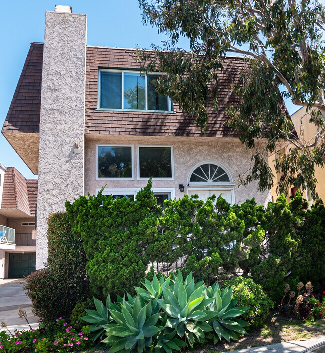 312 N Francisca Ave, Redondo Beach, CA 90277 Townhome Rentals in