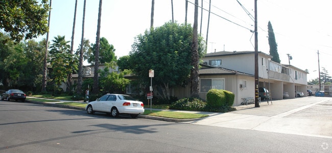 Building Photo - 4424 Murietta Ave