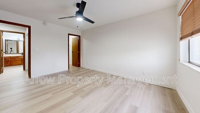 Building Photo - 203 E Arbor Ave