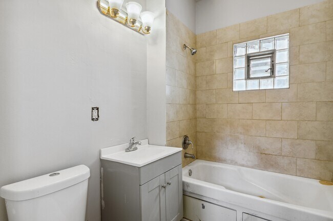 Foto del edificio - 10643 S Calhoun Ave