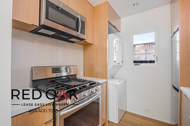 Foto del edificio - 2403 S Centinela Ave
