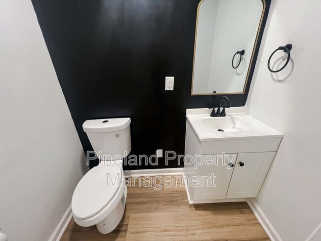 Foto del edificio - 1009 Martindale Dr