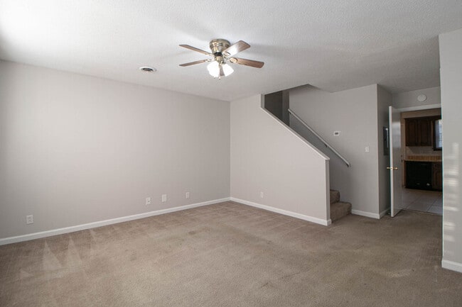 Foto del edificio - 814-B Golfview Pl