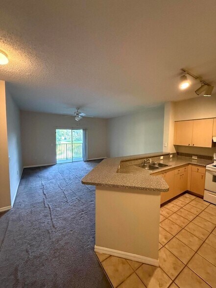Building Photo - 280 Crestwood Cir