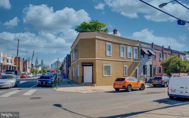 Building Photo - 2323-25 Mifflin St