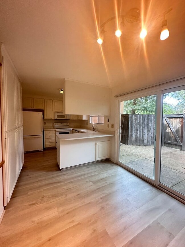 Building Photo - Unit with updated flooring!