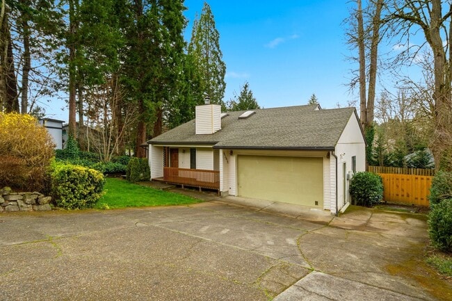 Building Photo - 21979 SW Mandan Dr